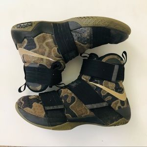Nike LeBron Soldiers Sneakers